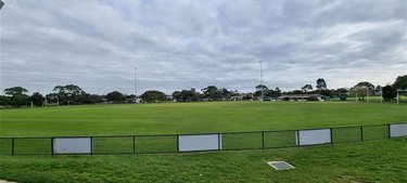 Oval 1
